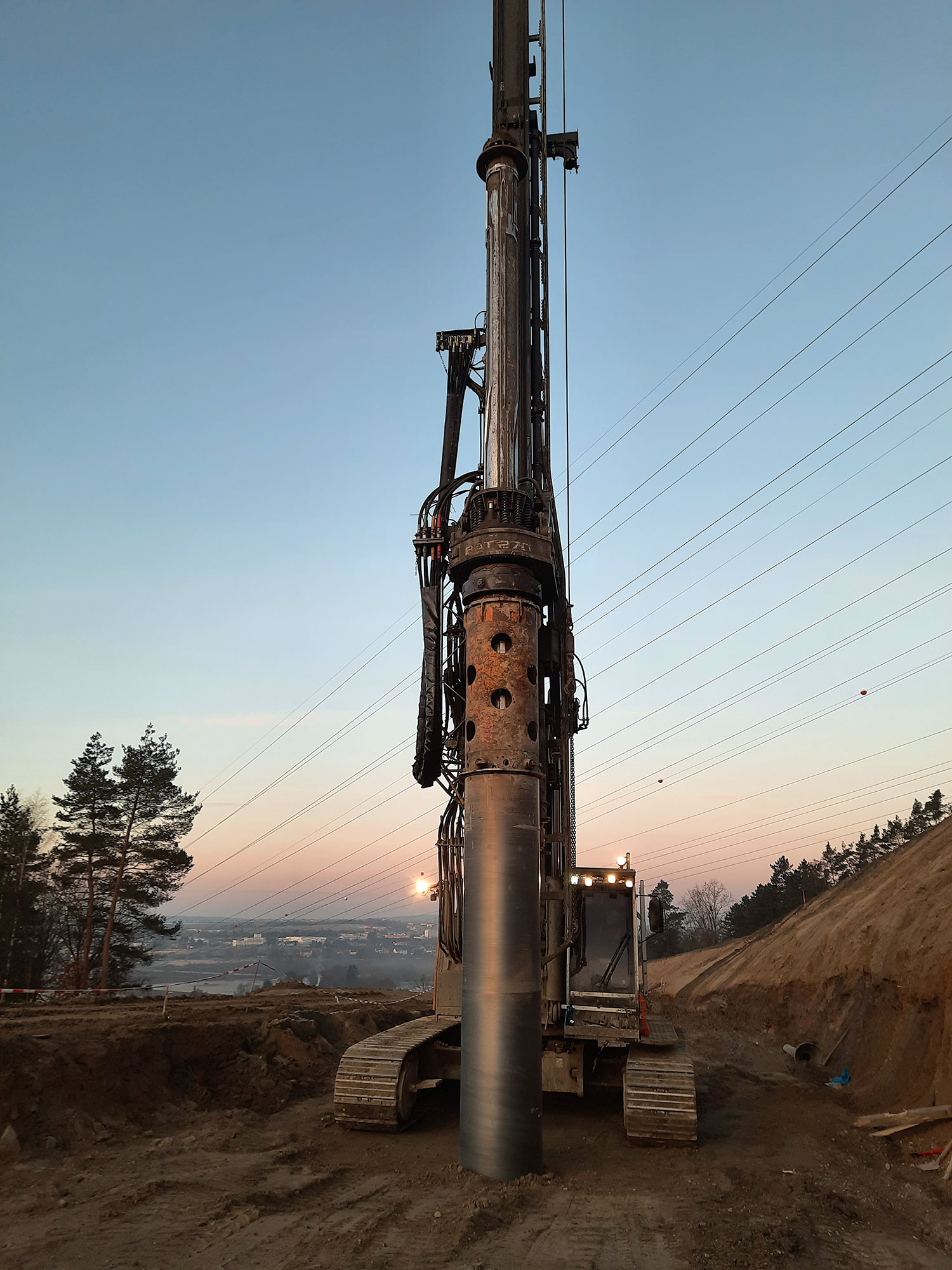 IMAGE: vrt&aacute;n&iacute; studny Plzeň